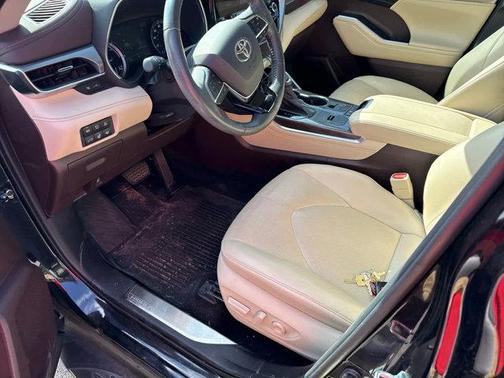 2021 Toyota Highlander Hybrid Platinum