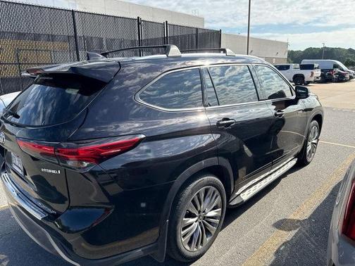 2021 Toyota Highlander Hybrid Platinum