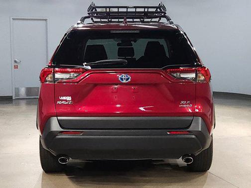 2020 Toyota RAV4 Hybrid XLE