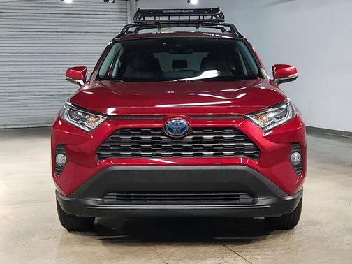 2020 Toyota RAV4 Hybrid XLE