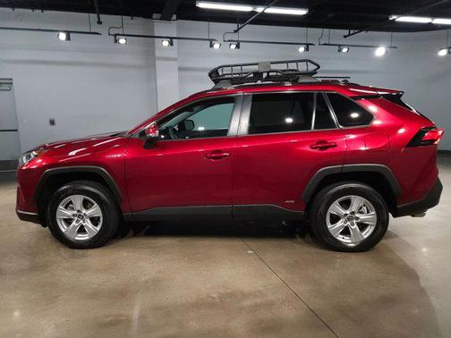 2020 Toyota RAV4 Hybrid XLE