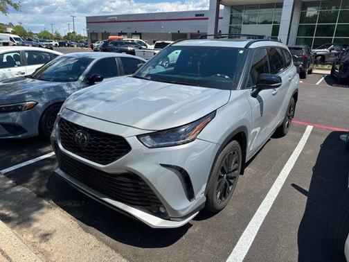 Cement 2025 Toyota Highlander XSE