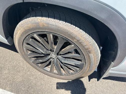 Cement 2025 Toyota Highlander XSE