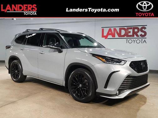 Cement 2025 Toyota Highlander XSE