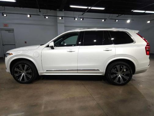 2025 Volvo XC90 Plug-In Hybrid T8 Ultra 7-Seater