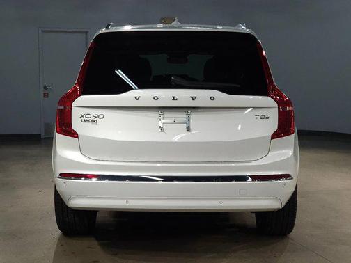2025 Volvo XC90 Plug-In Hybrid T8 Ultra 7-Seater