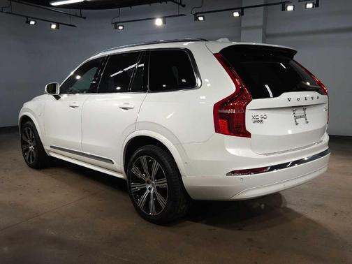 2025 Volvo XC90 Plug-In Hybrid T8 Ultra 7-Seater