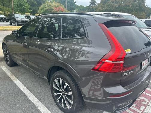 2024 Volvo XC60 B5 Plus Dark Theme