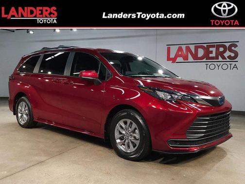 2024 Toyota Sienna LE