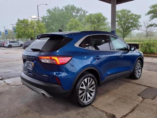 2022 Ford Escape TITANIUM
