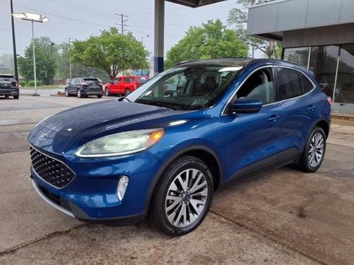 2022 Ford Escape TITANIUM
