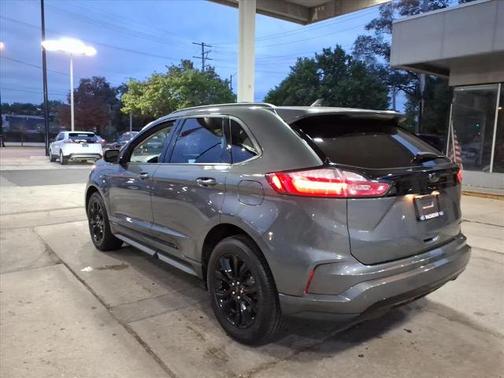 2022 Ford Edge SE