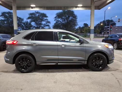 2022 Ford Edge SE