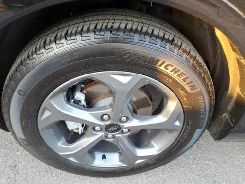 AGATE BLACK METALLIC 2024 Ford Escape ST-LINE