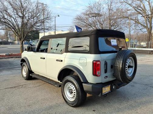 2022 Ford Bronco BASE
