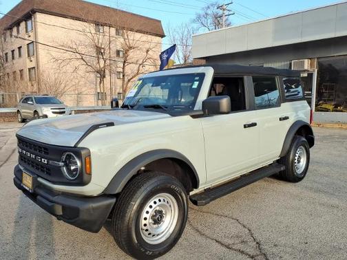 2022 Ford Bronco BASE