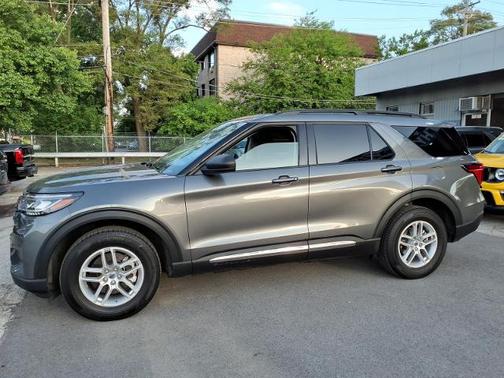 CARBONIZED GRAY METALLIC 2025 Ford Explorer ACTIVE