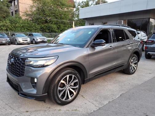 CARBONIZED GRAY METALLIC 2025 Ford Explorer ST-LINE