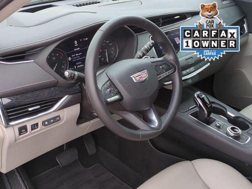 2021 Cadillac XT4 Premium Luxury