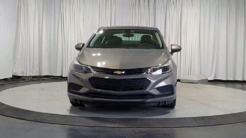 Pepperdust Metallic 2018 Chevrolet Cruze LT