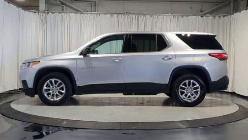 Silver Ice Metallic 2019 Chevrolet Traverse LS