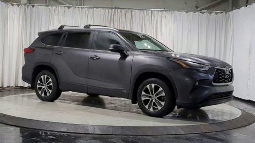 2023 Toyota Highlander Hybrid XLE