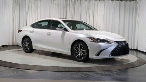 2022 Lexus ES 300h Base