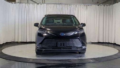 2021 Toyota Sienna XLE 7 Passenger