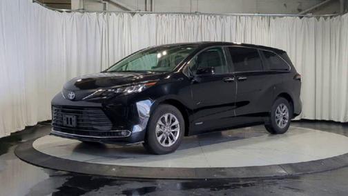 2021 Toyota Sienna XLE 7 Passenger