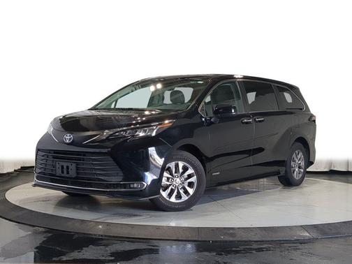 2021 Toyota Sienna XLE 7 Passenger