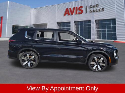 Labrador Black Pearl 2025 Mitsubishi Outlander SE S-AWC