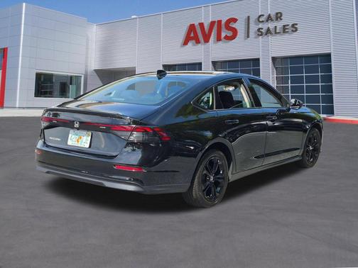 Crystal Black Pearl 2025 Honda Accord SE