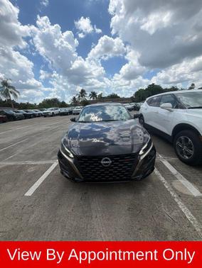 Super Black 2025 Nissan Altima SR FWD