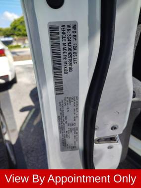 Bright White Clearcoat 2025 Jeep Compass Latitude