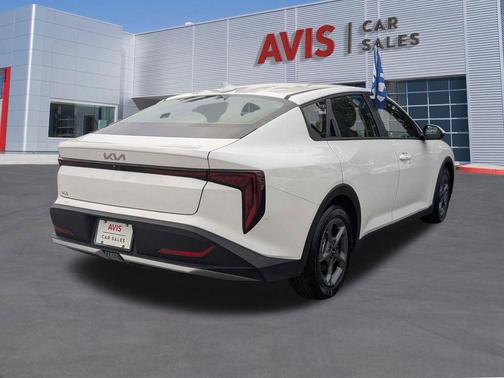 2025 Kia K4 LXS