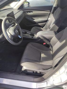 Solar Silver Metallic 2025 Honda Accord SE