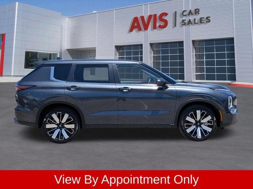 Graphite Gray Metallic/Black Roof 2025 Mitsubishi Outlander SE S-AWC