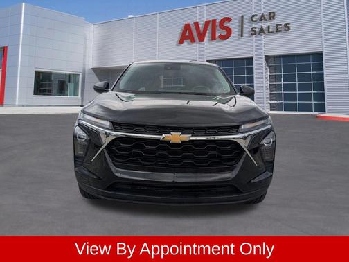 Mosaic Black Metallic 2025 Chevrolet Trax LS