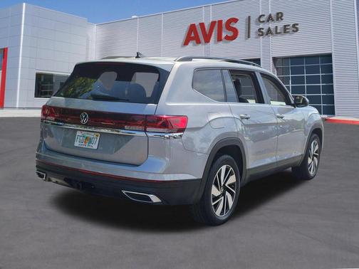 Silver Mist Metallic 2025 Volkswagen Atlas 2.0T SE w/Technology
