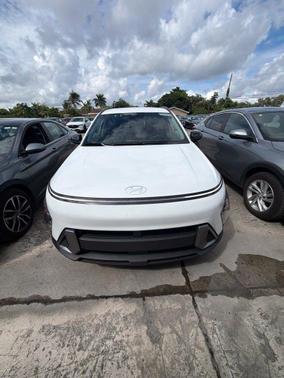 Atlas White 2026 Hyundai KONA SEL Sport