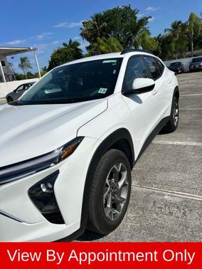 Summit White 2025 Chevrolet Trax LT