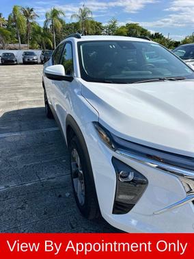 Summit White 2025 Chevrolet Trax LT