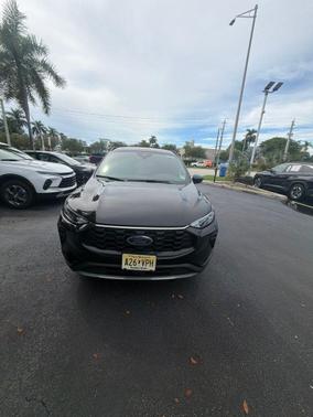 Agate Black Metallic 2025 Ford Escape ST-Line