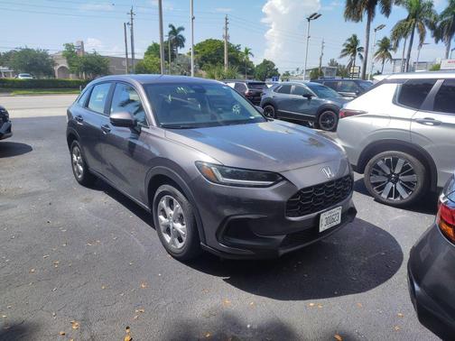 Crystal Black Pearl 2025 Honda HR-V LX