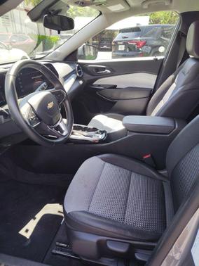 Sterling Gray Metallic 2025 Chevrolet Trax LT