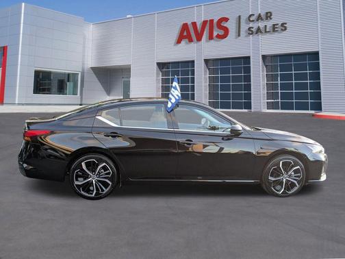 2025 Nissan Altima SR FWD