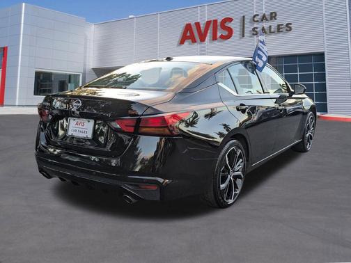 2025 Nissan Altima SR FWD