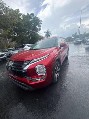 Red Diamond 2025 Mitsubishi Outlander SE S-AWC