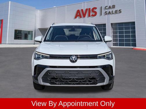 Pure White 2025 Volkswagen Taos 1.5T SE