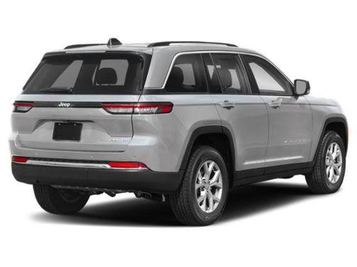Silver Zynith 2025 Jeep Grand Cherokee Altitude
